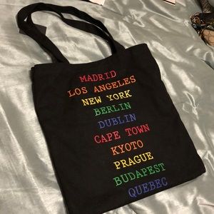 Tote bag